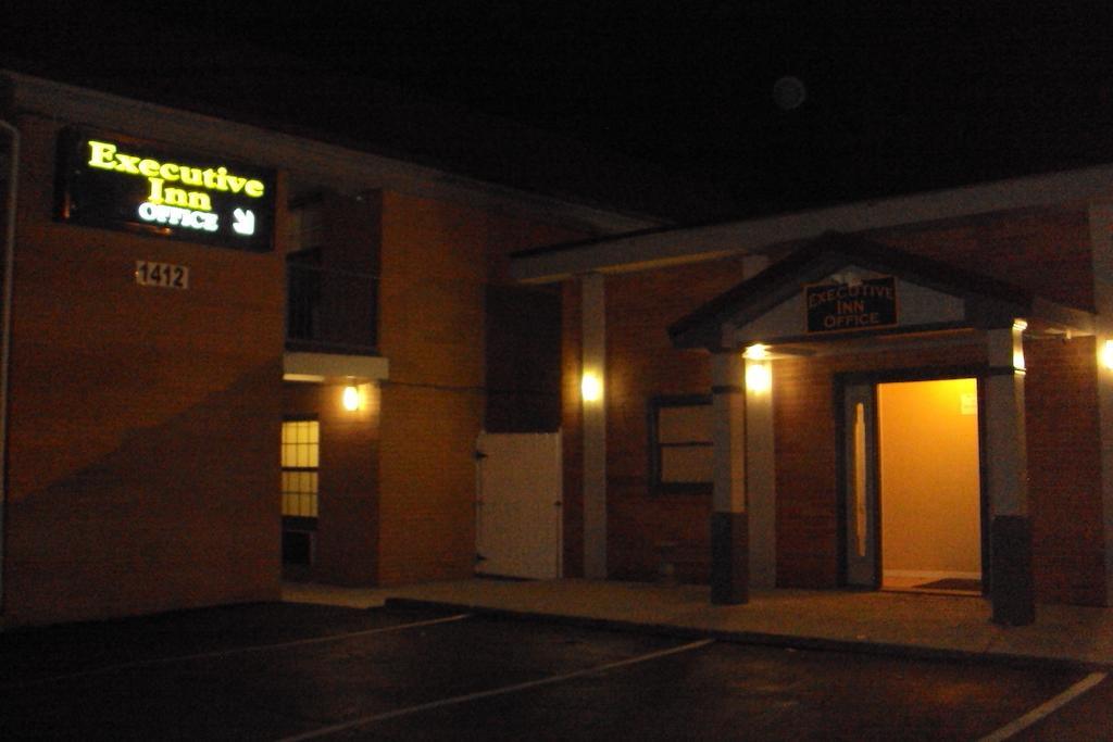 Executive Inn Tullahoma Exterior photo