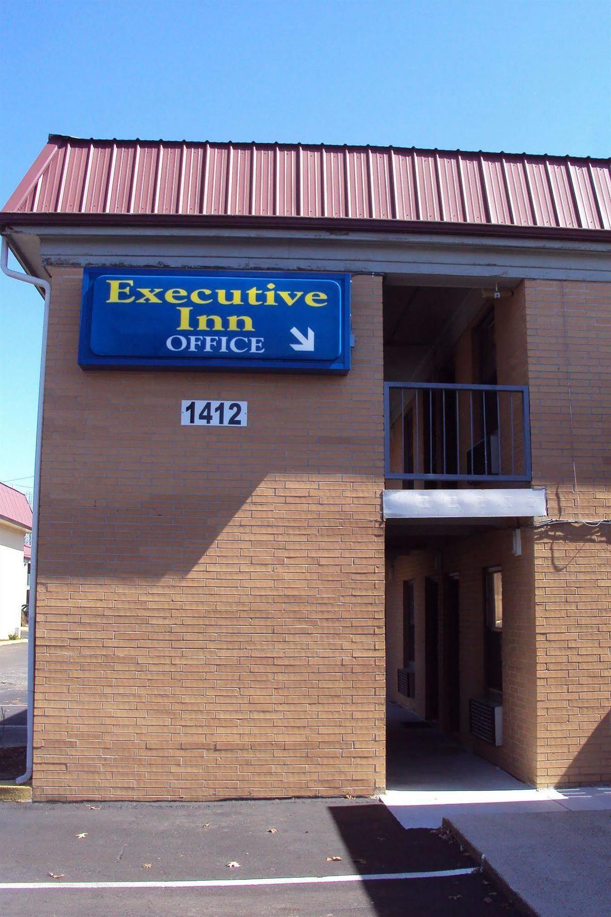 Executive Inn Tullahoma Exterior photo